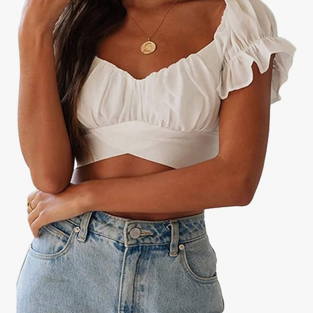 Chic White Ruffled Crop Top